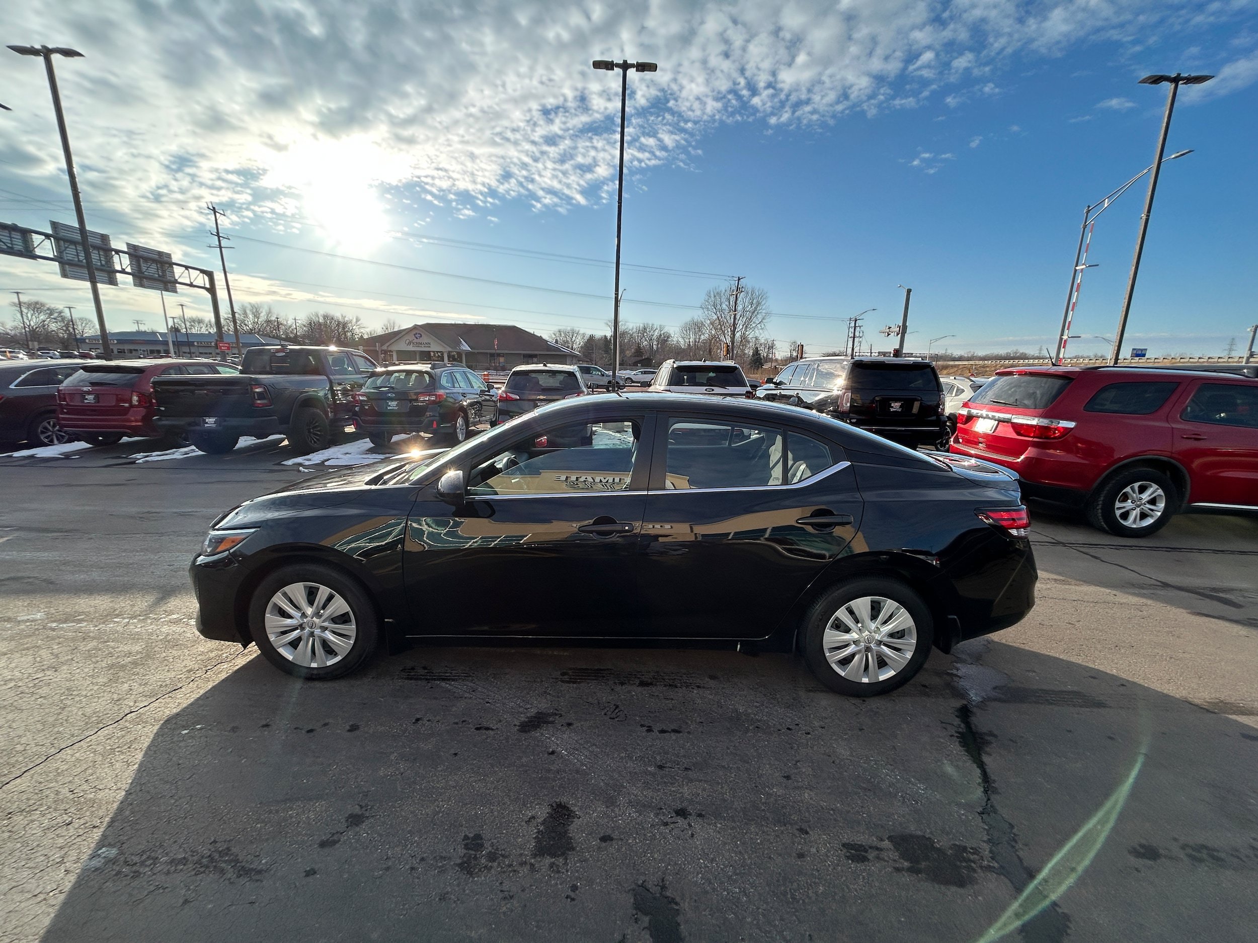 Used 2025 Nissan Sentra S FWD image 3