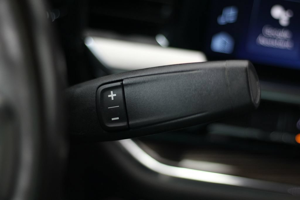 Used 2023 Chevrolet Silverado 1500 LT AWD/4WD image 15