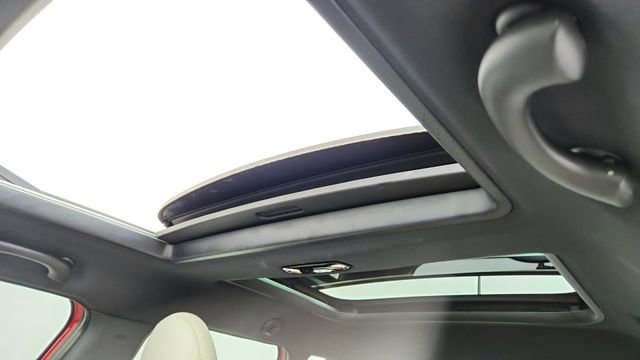 Used 2025 MINI Cooper 4-Door Hardtop image 55