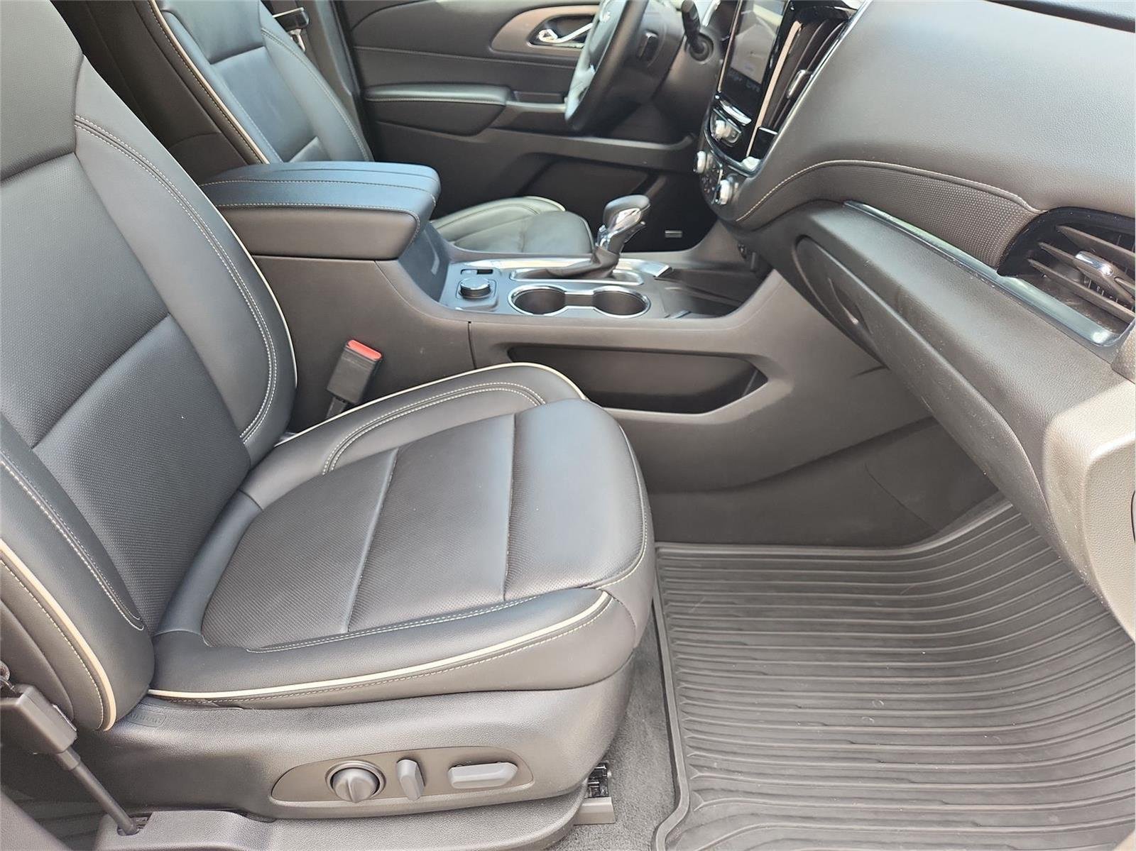 Used 2023 Chevrolet Traverse Premier AWD/4WD image 29