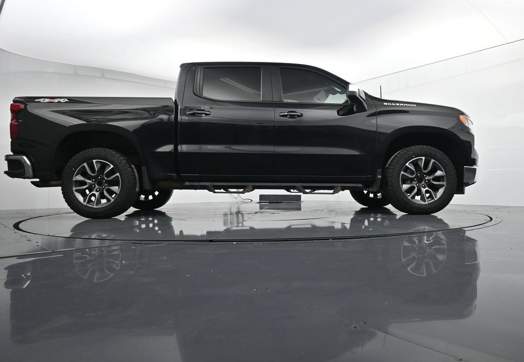 Used 2022 Chevrolet Silverado 1500 LT AWD/4WD image 38