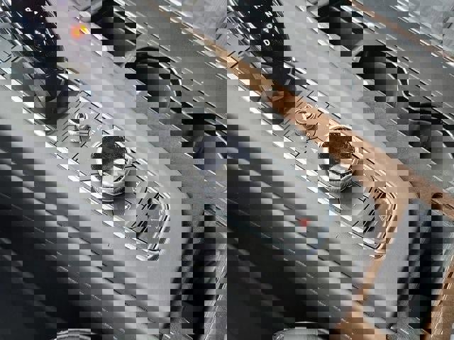 Certified 2024 Cadillac Escalade ESV Premium Luxury Platinum image 28