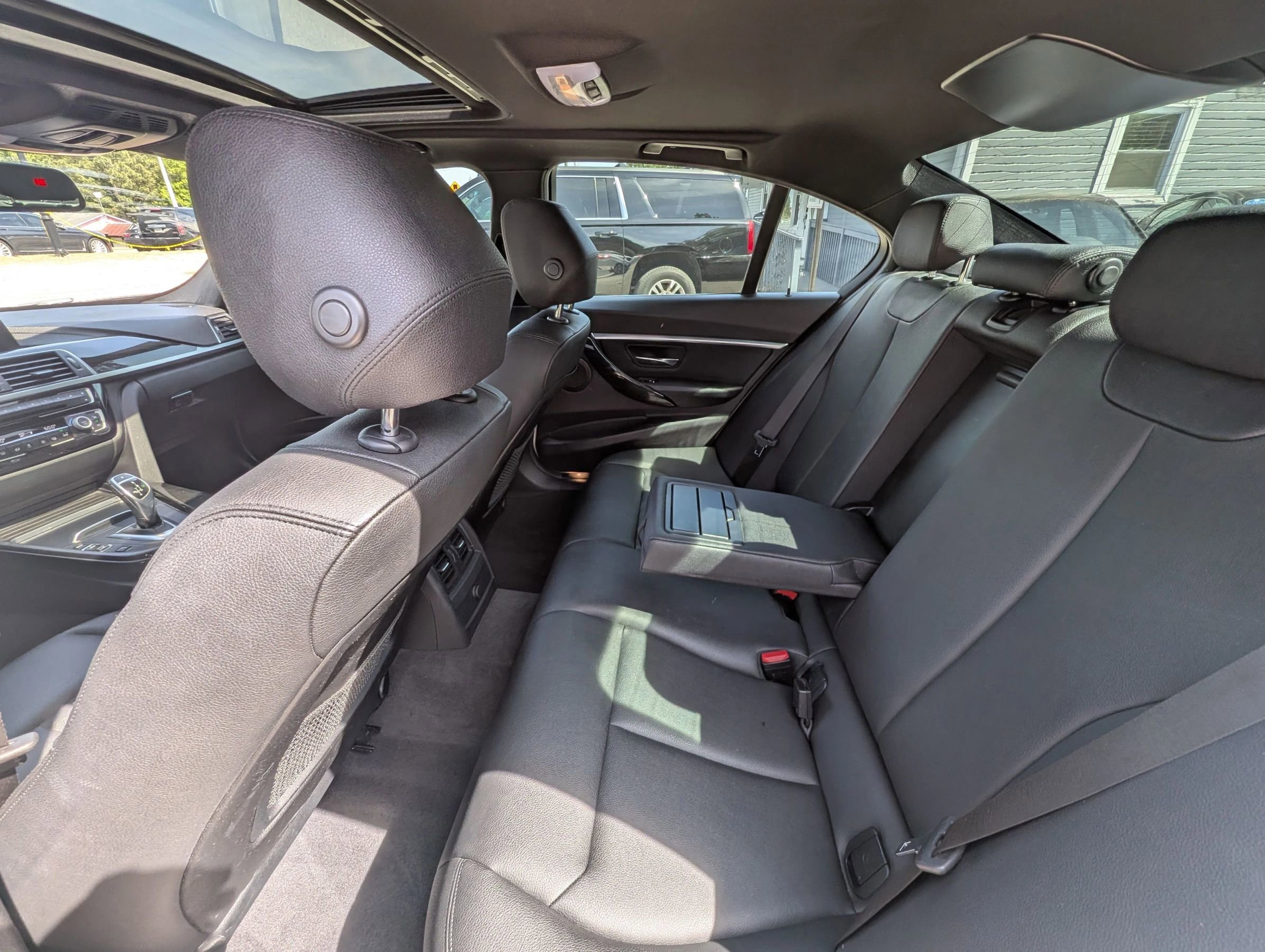 Used 2018 BMW 330i Sedan RWD image 35