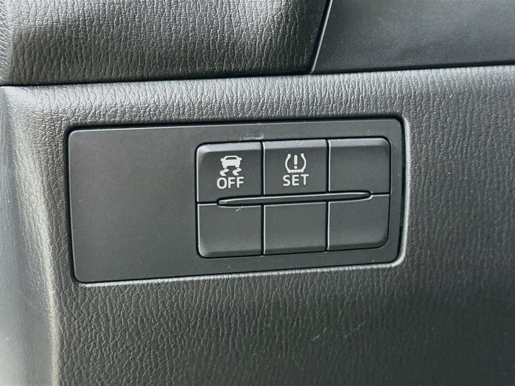Used 2016 MAZDA MAZDA3 i Sport FWD image 12