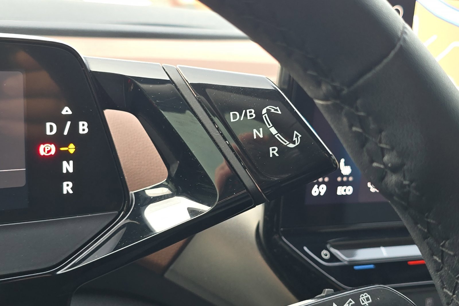 Used 2023 Volkswagen ID.4 2WD image 24