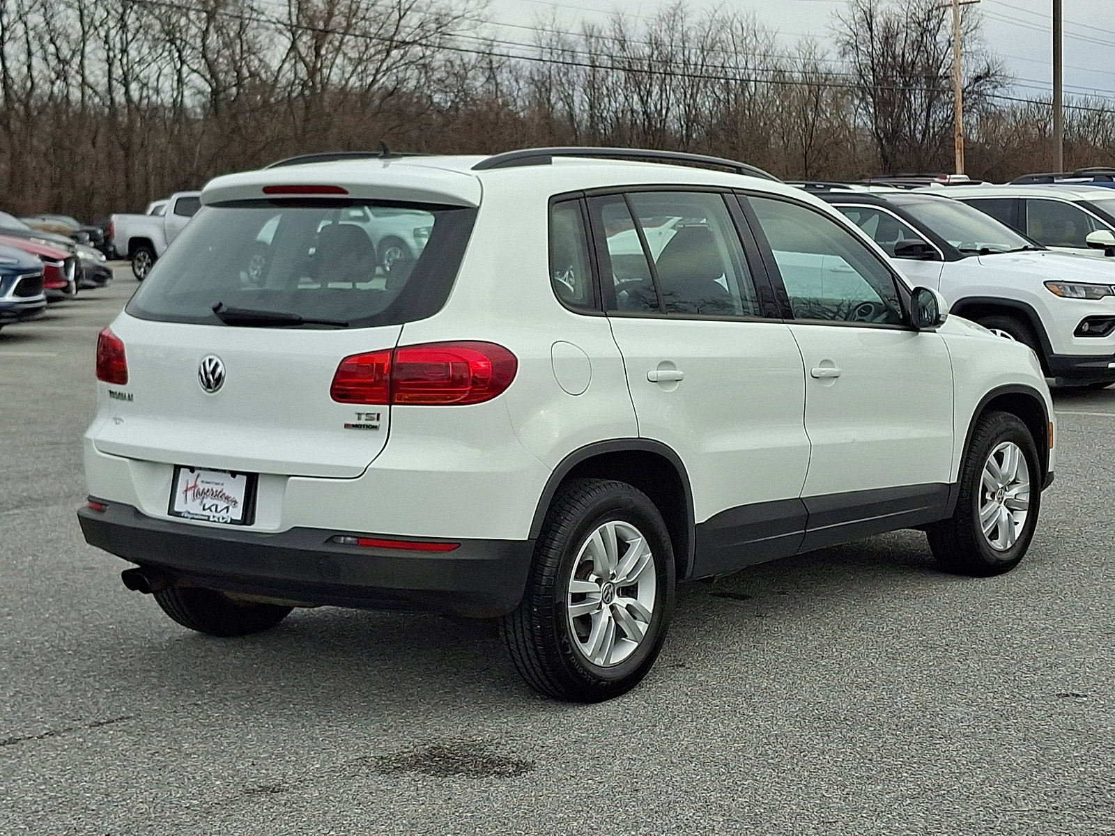 Used 2016 Volkswagen Tiguan S image 6