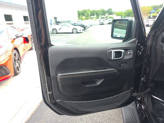 Used 2024 Jeep Wrangler Unlimited Sahara w/ Technology Group AWD/4WD image 16