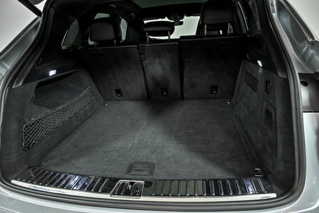 Used 2020 Porsche Cayenne Turbo image 8