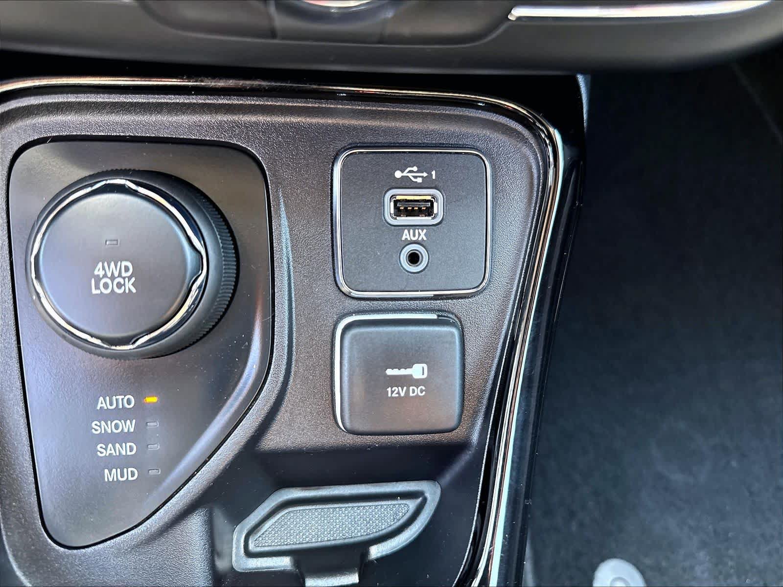 Used 2021 Jeep Compass Limited AWD/4WD image 17