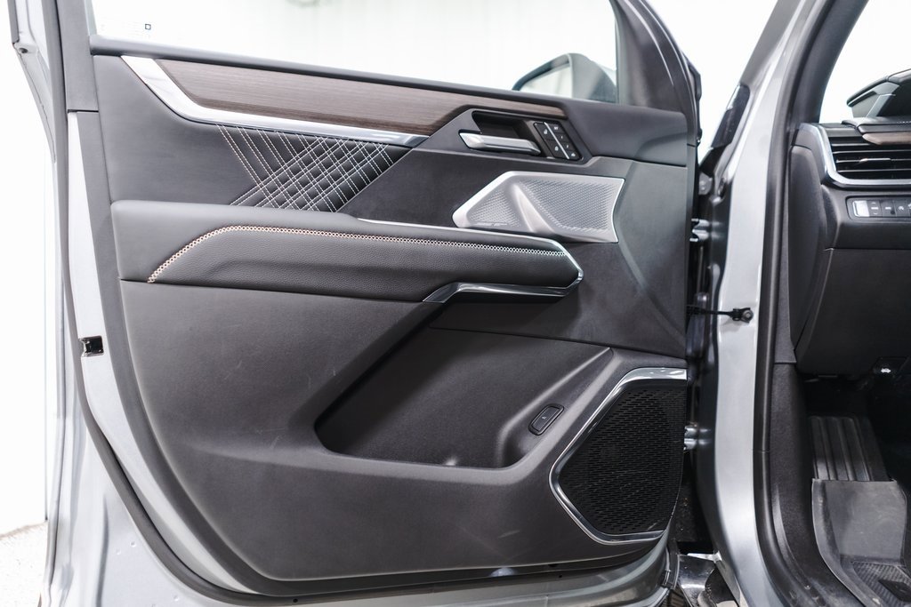 Used 2024 GMC Acadia Denali image 25