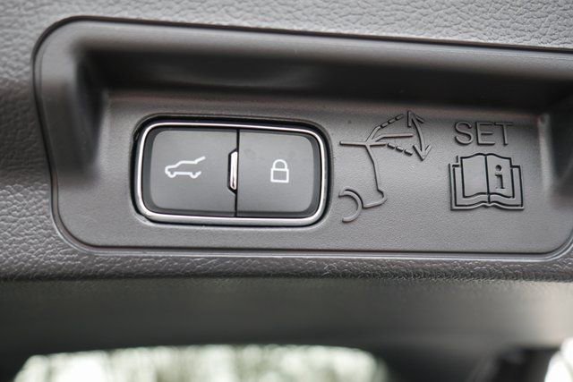 Used 2025 Ford Explorer ST-Line w/ Premium Package image 12