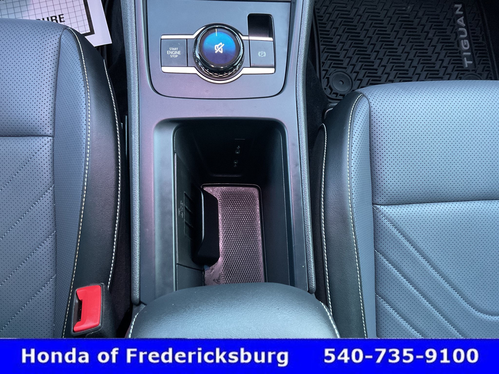 Used 2025 Volkswagen Tiguan SE R-Line AWD/4WD image 36