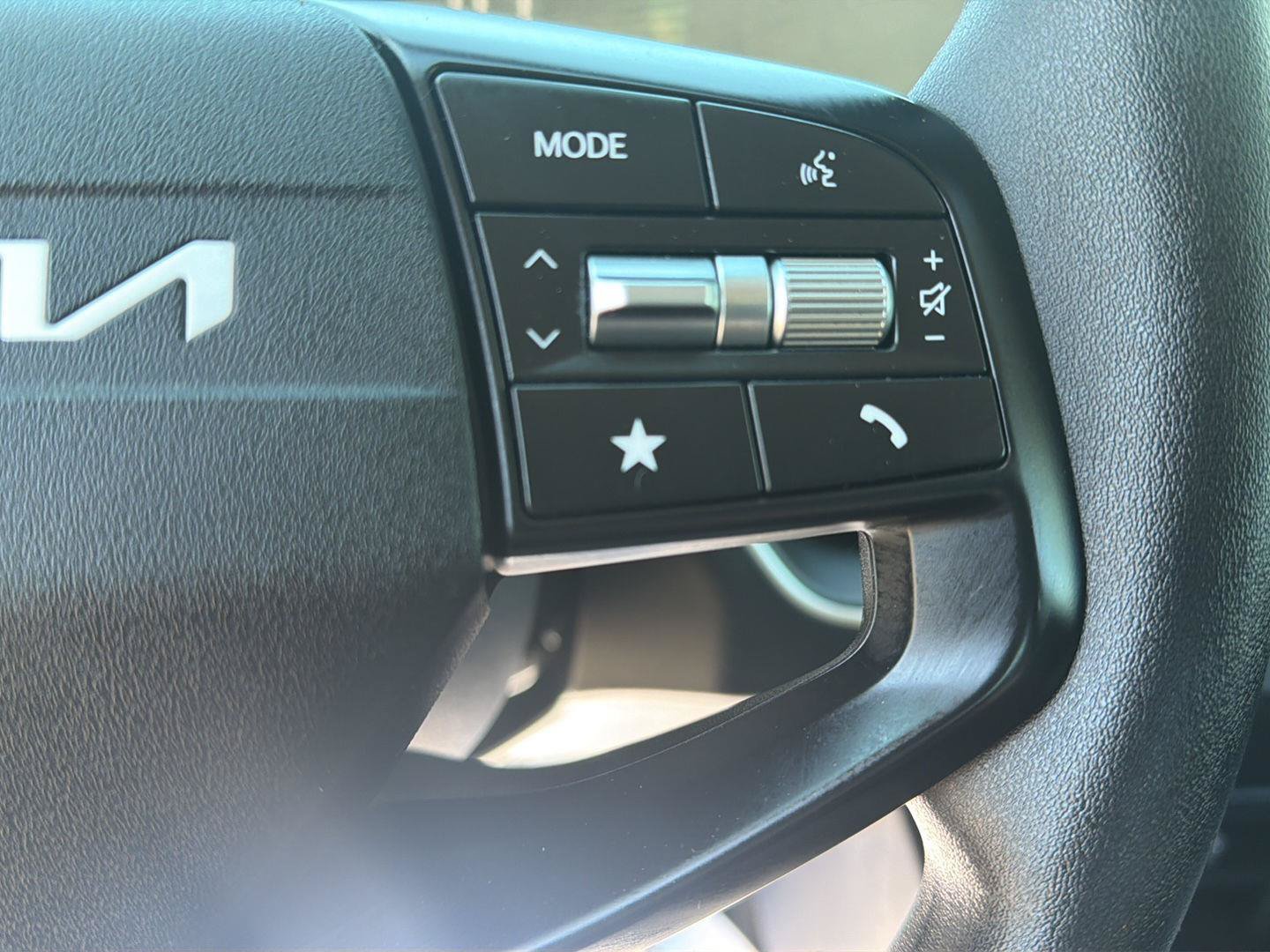 Used 2025 Kia K4 FWD image 19