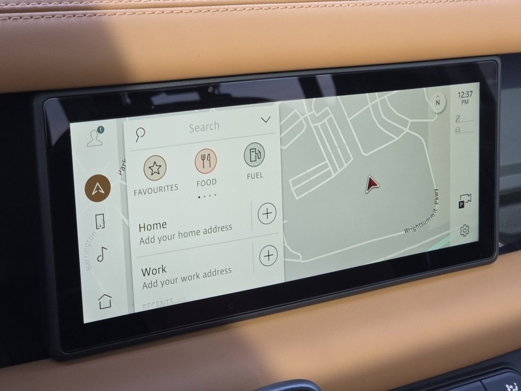 Used 2024 Land Rover Defender 110 X-Dynamic SE image 9