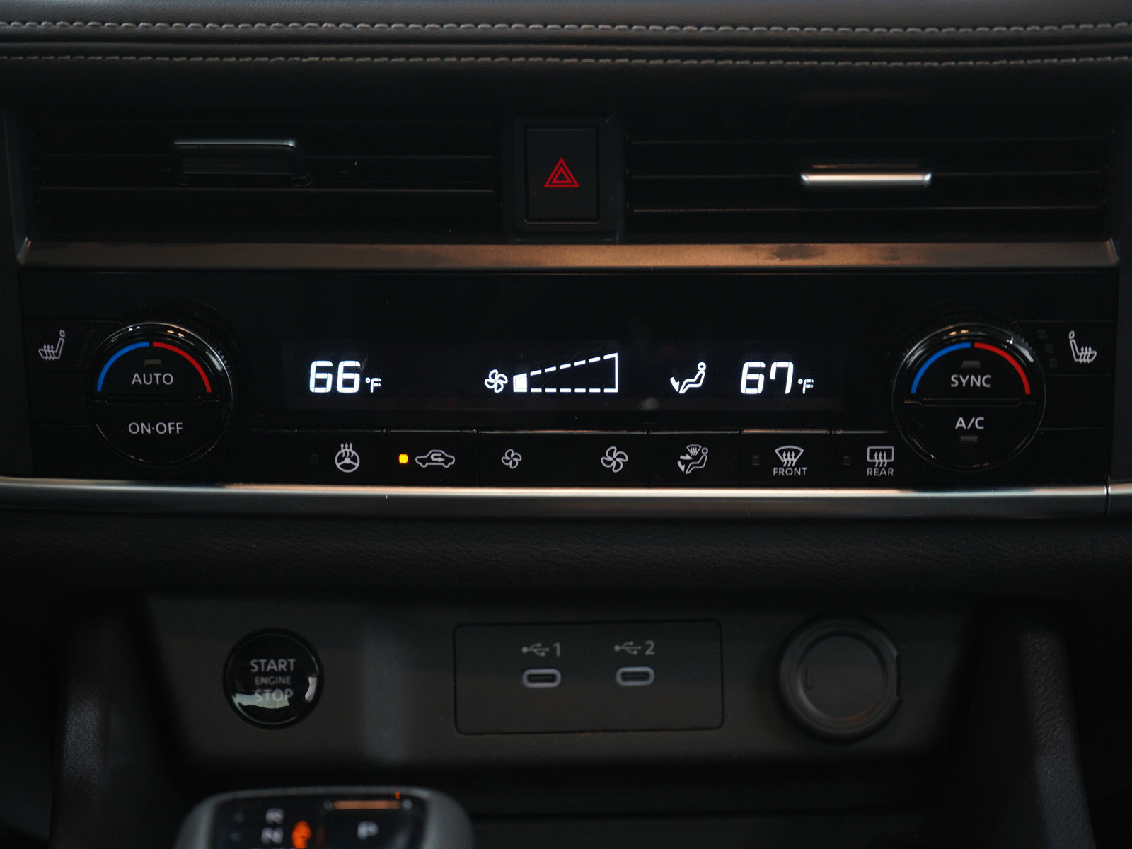 Used 2024 Nissan Rogue SV w/ SV Premium Package image 19