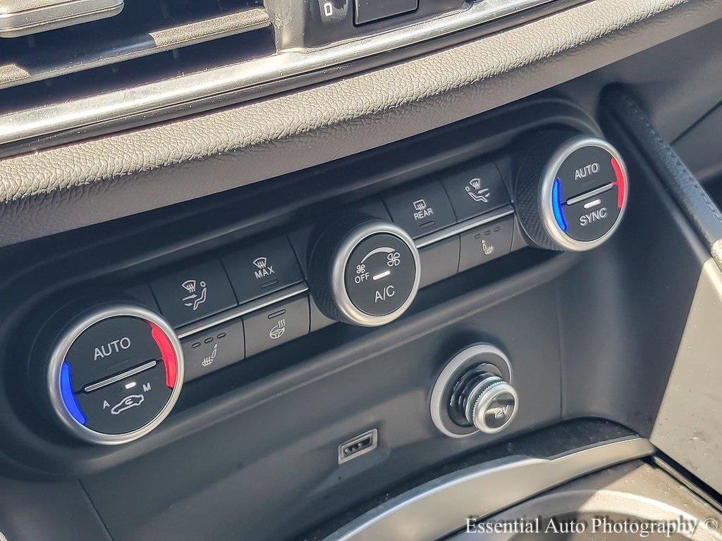 Used 2024 Alfa Romeo Stelvio Sprint image 16