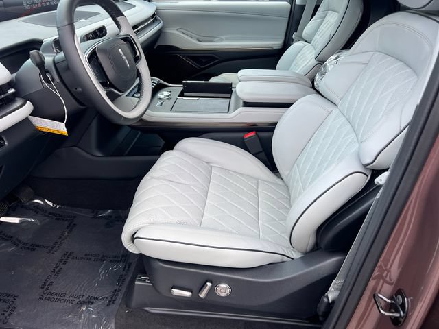 New 2027 Lincoln Navigator L Black Label w/ Black Label Special Edition AWD/4WD image 9