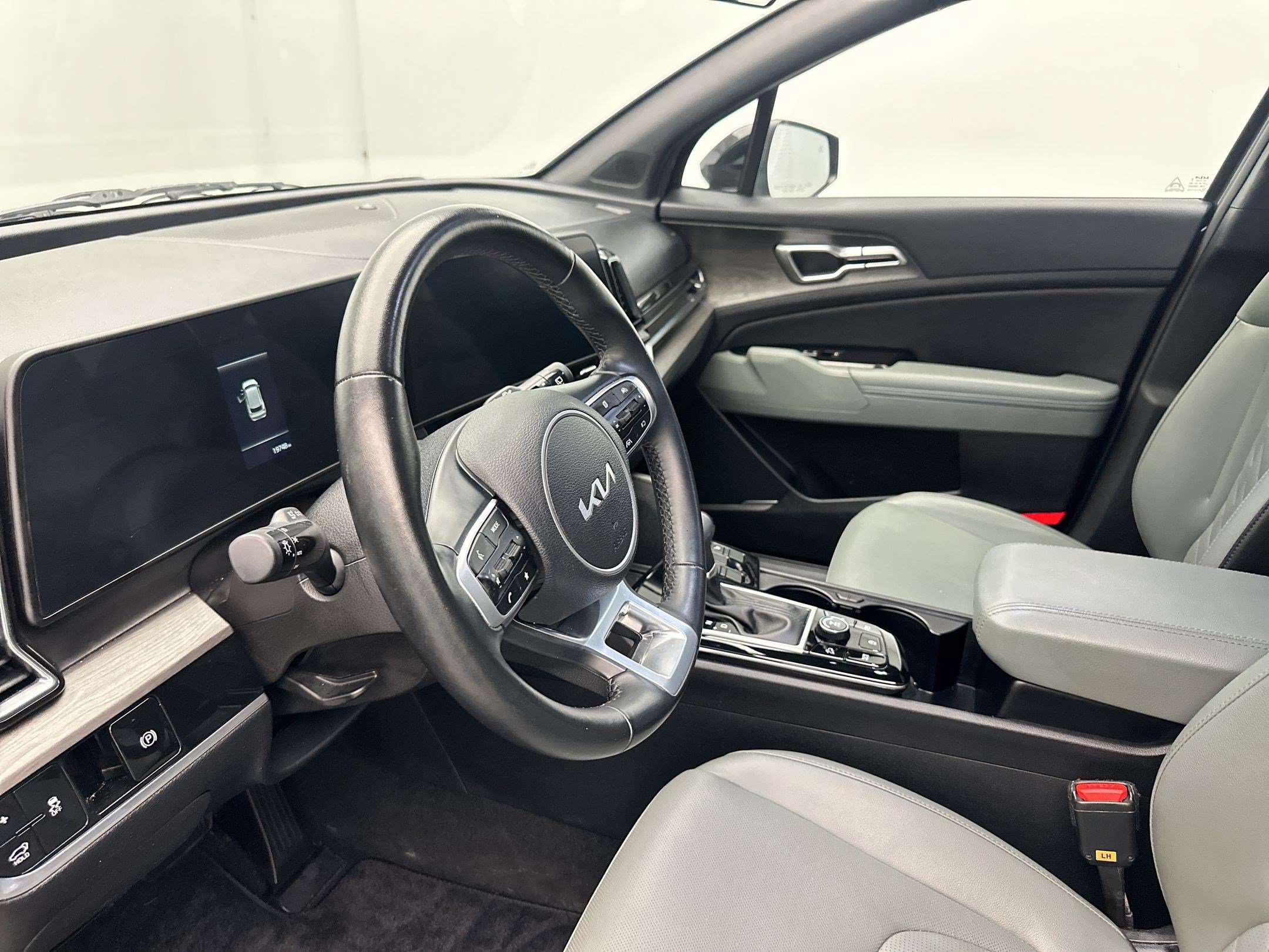 Used 2024 Kia Sportage X-Line w/ X-Line Premium Package AWD/4WD image 4