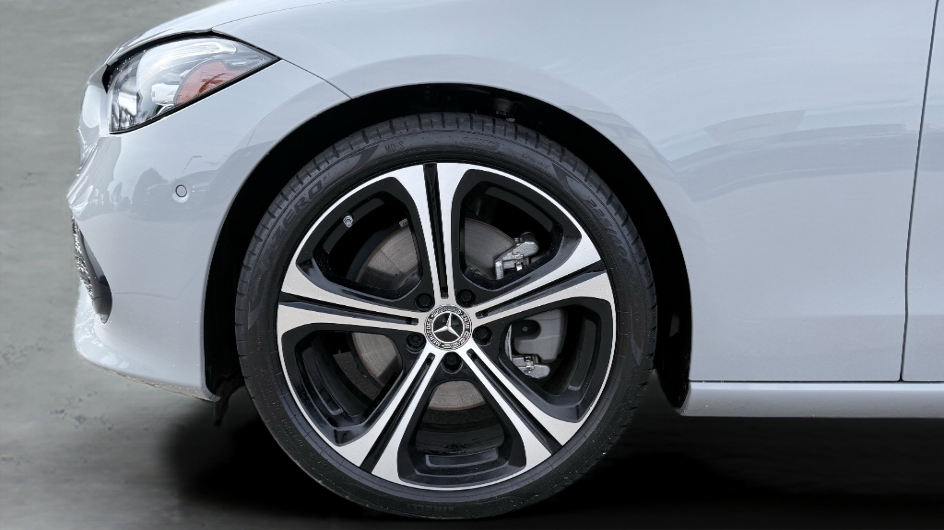 Used 2025 Mercedes-Benz C 300 Sedan image 16
