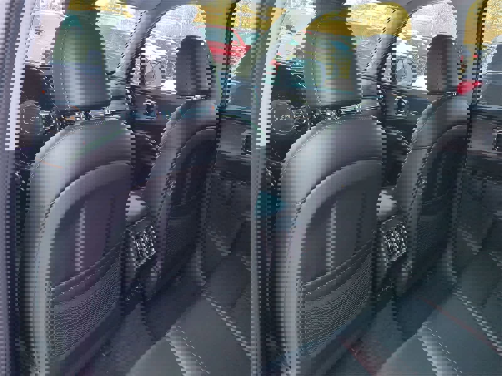 Used 2022 Kia Sorento S image 18