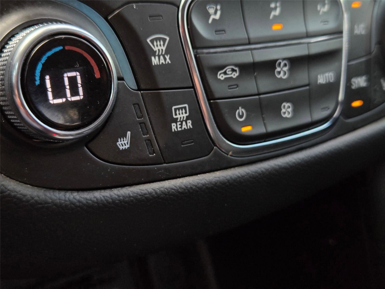 Used 2021 Chevrolet Equinox Premier w/ Redline Edition FWD image 20