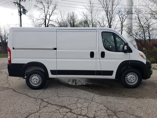 Used 2025 RAM ProMaster 2500 w/ Convenience Group image 2