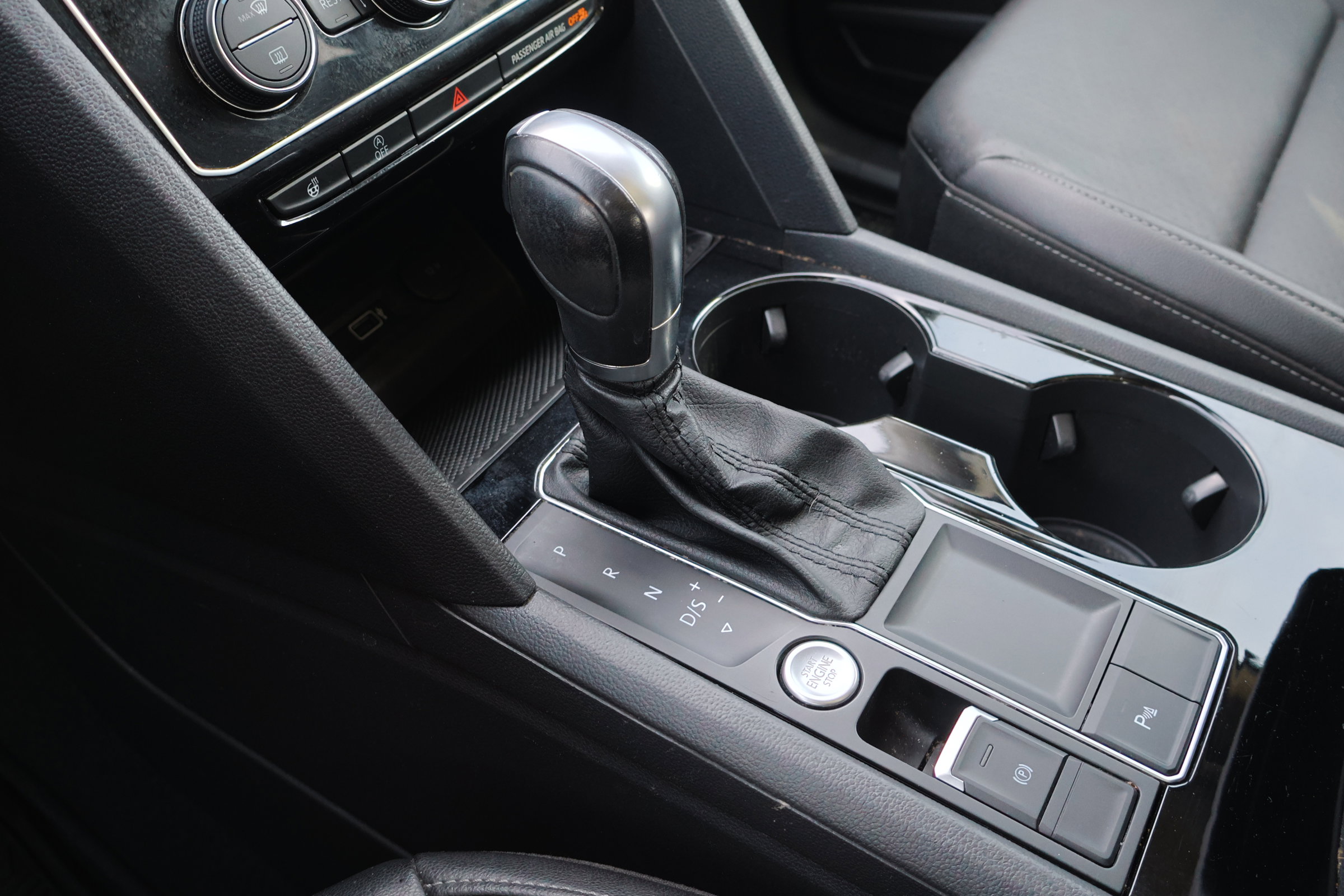 Used 2019 Volkswagen Atlas SEL R-Line image 24