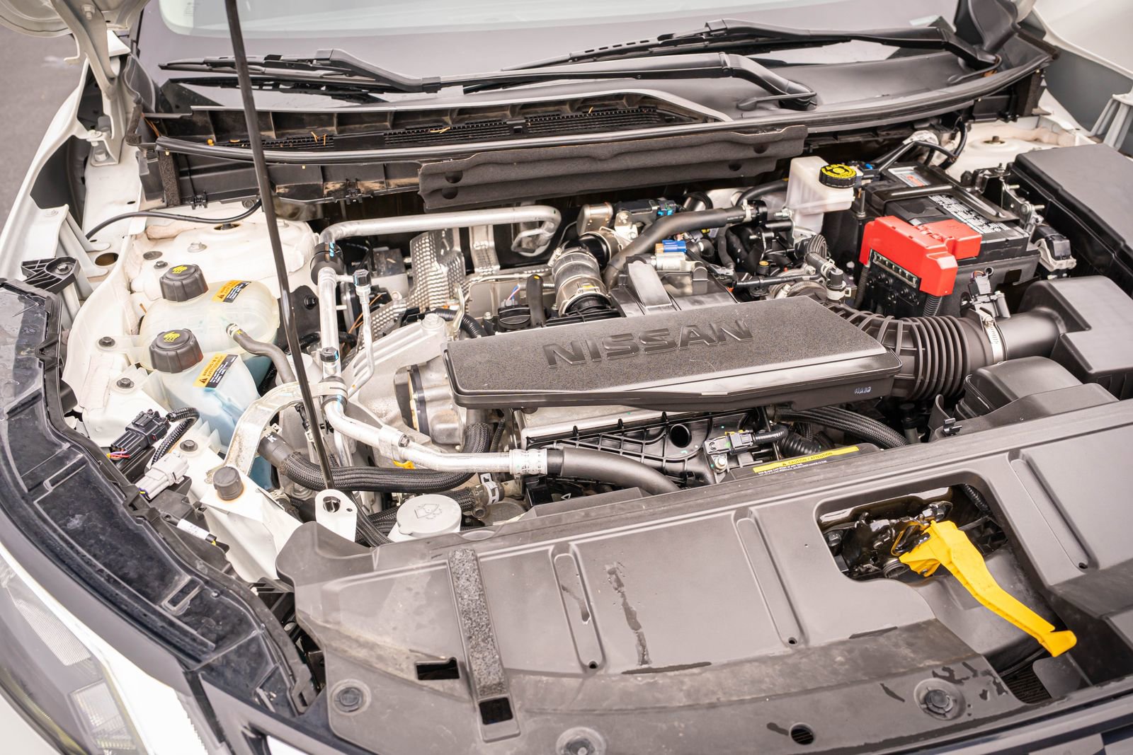 Used 2024 Nissan Rogue S image 34