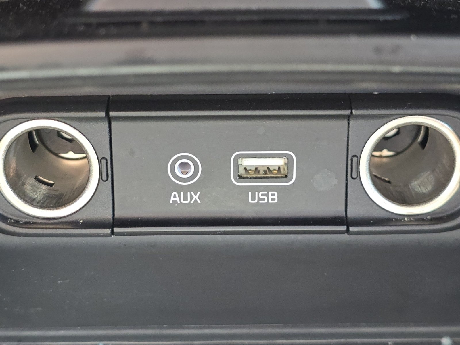 Used 2020 Kia Sorento L FWD image 6