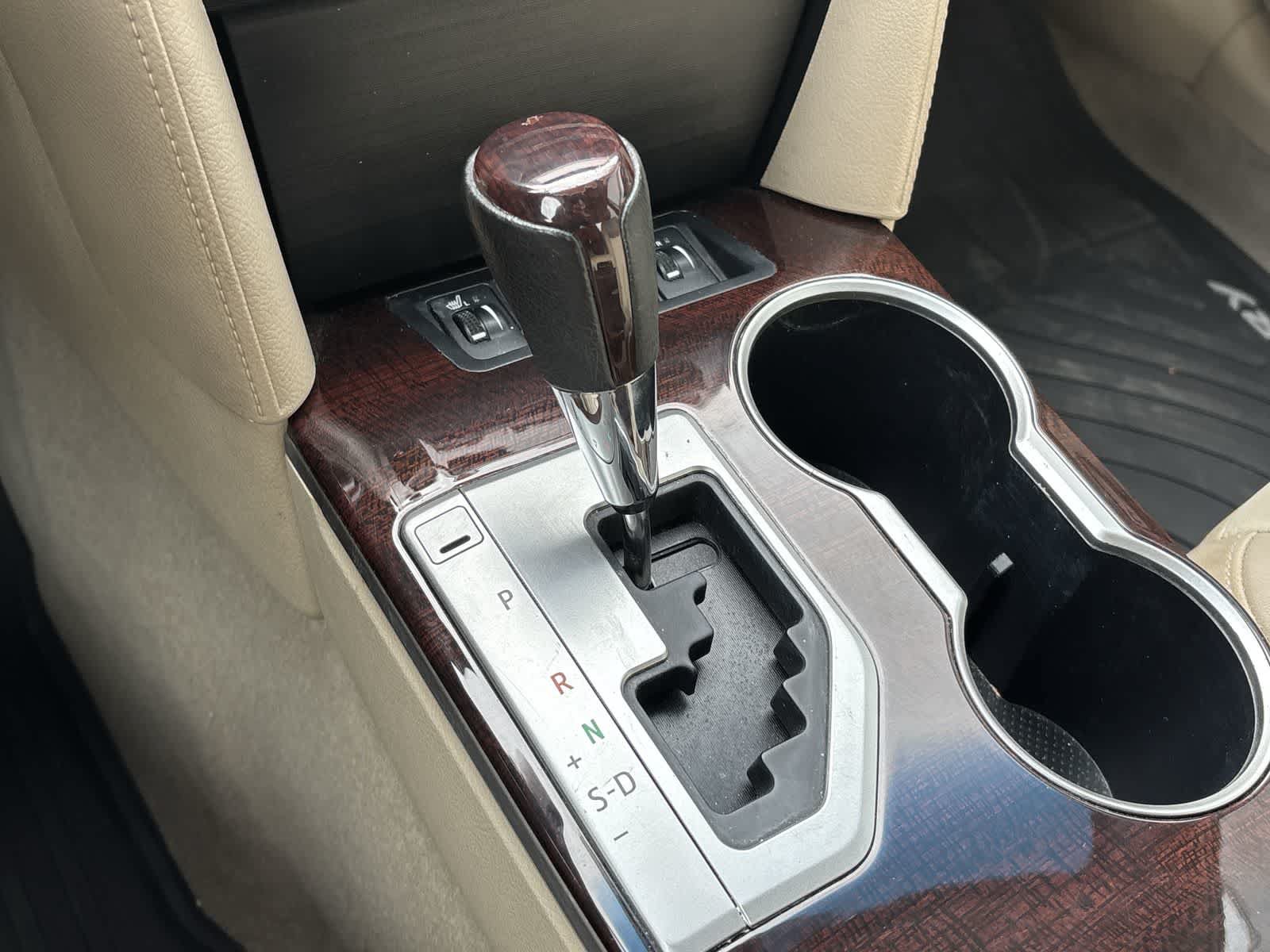 Used 2012 Toyota Camry XLE w/ Leather Pkg FWD image 23