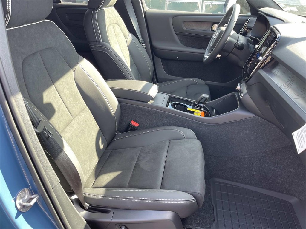 Used 2024 Volvo XC40 Recharge Plus w/ Protection Package Premier image 22