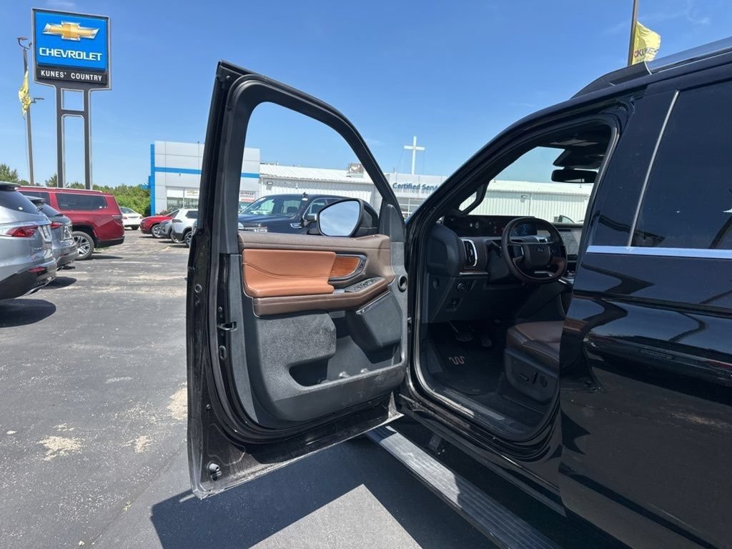 Used 2025 Ford Expedition Max King Ranch AWD/4WD image 32