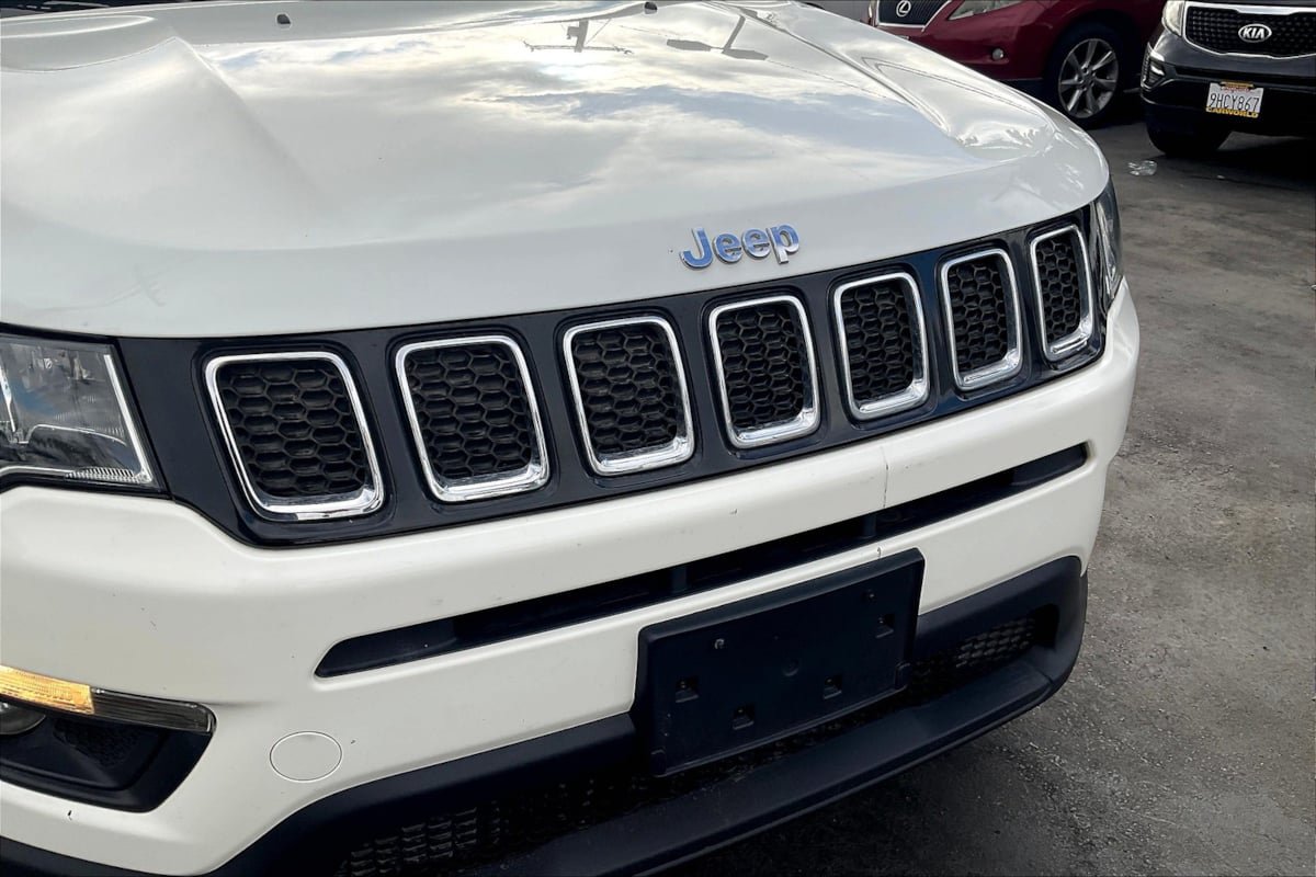 Used 2020 Jeep Compass Latitude FWD image 28