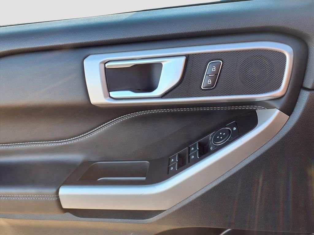 Used 2023 Ford Explorer XLT w/ Equipment Group 202A image 29