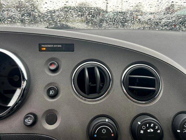 Used 2008 Pontiac Solstice Convertible w/ Premium Package image 19