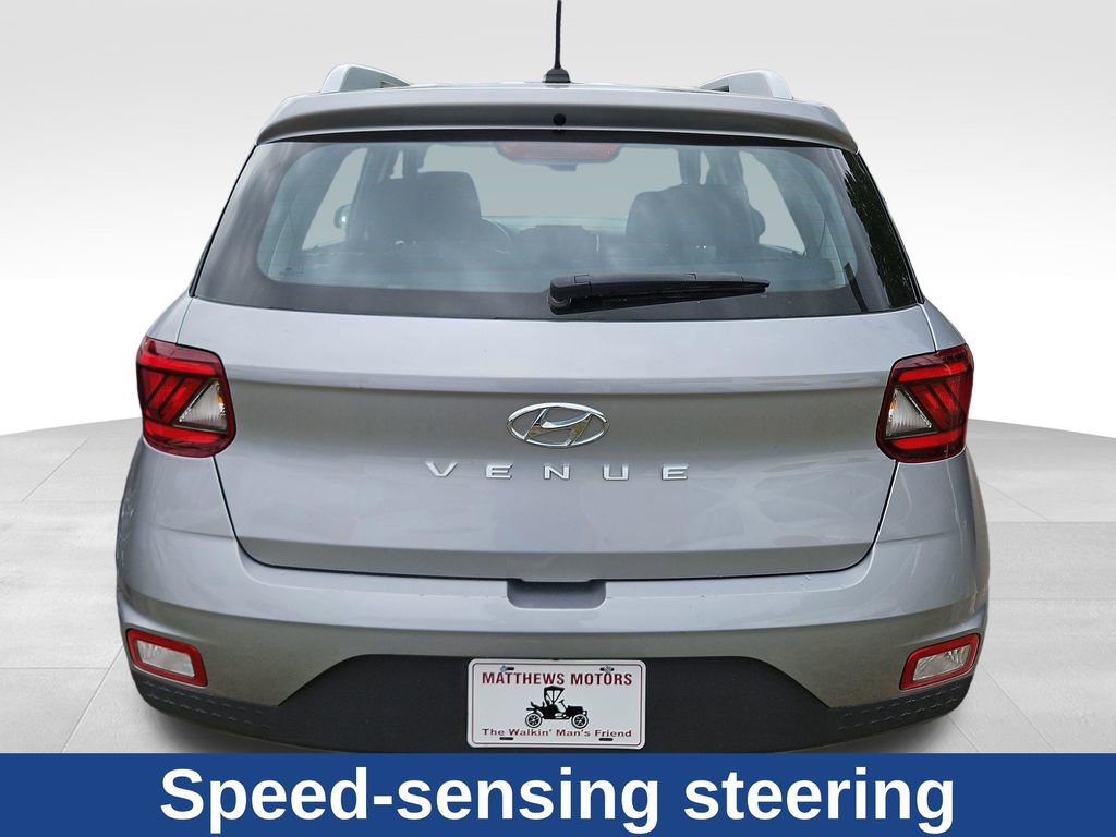 Used 2025 Hyundai Venue SEL FWD image 5
