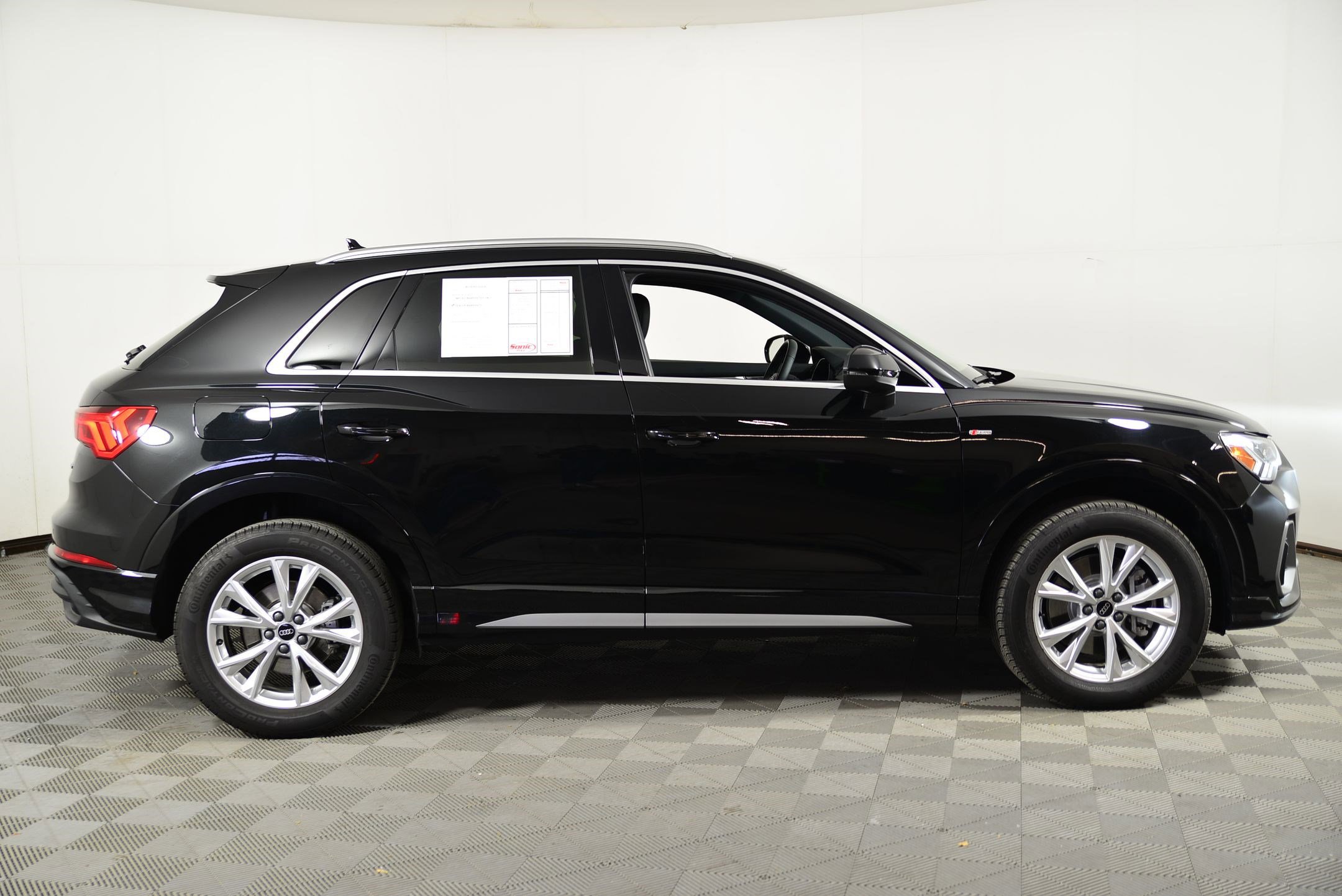 Certified 2025 Audi Q3 2.0T Premium w/ Convenience Package image 7