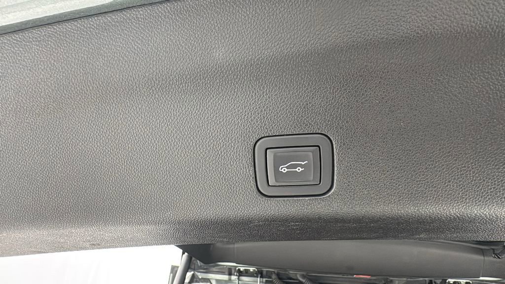 Used 2024 Chevrolet Tahoe LT image 17