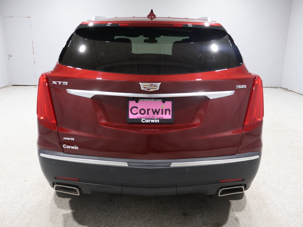 Used 2018 Cadillac XT5 Luxury w/ Driver Awareness Package AWD/4WD image 3