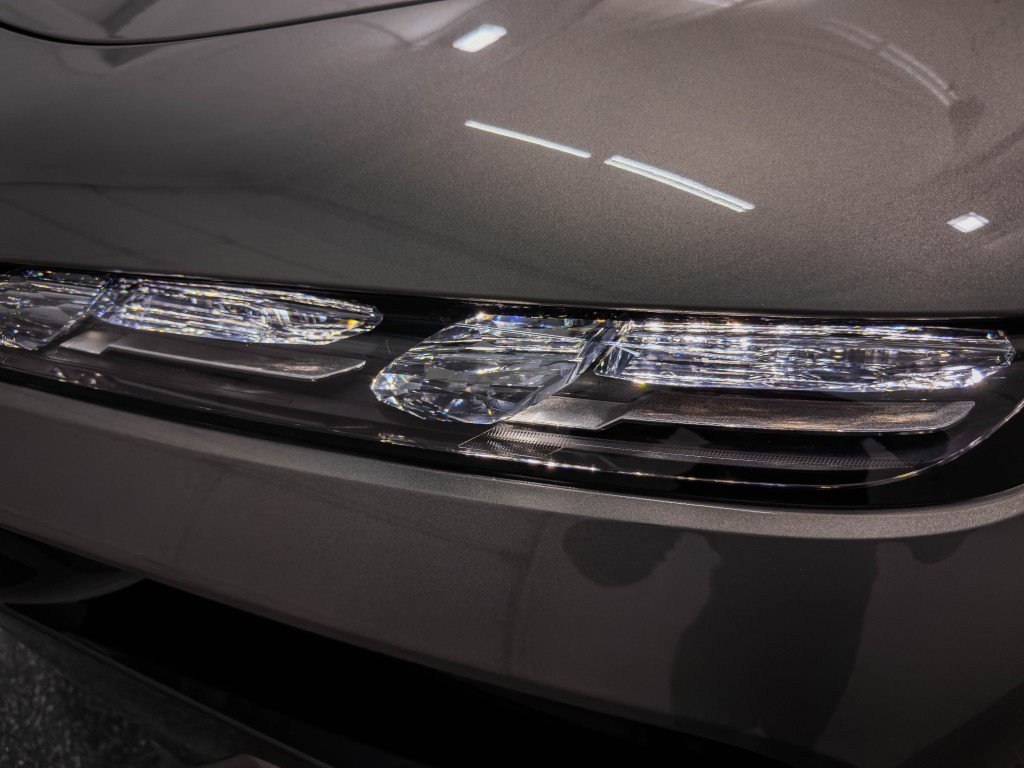 Used 2025 BMW 760i xDrive w/ Executive Package AWD/4WD image 6