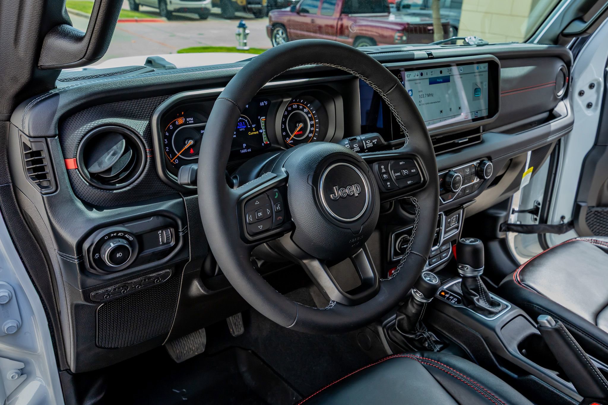 Used 2025 Jeep Wrangler Unlimited Rubicon image 16