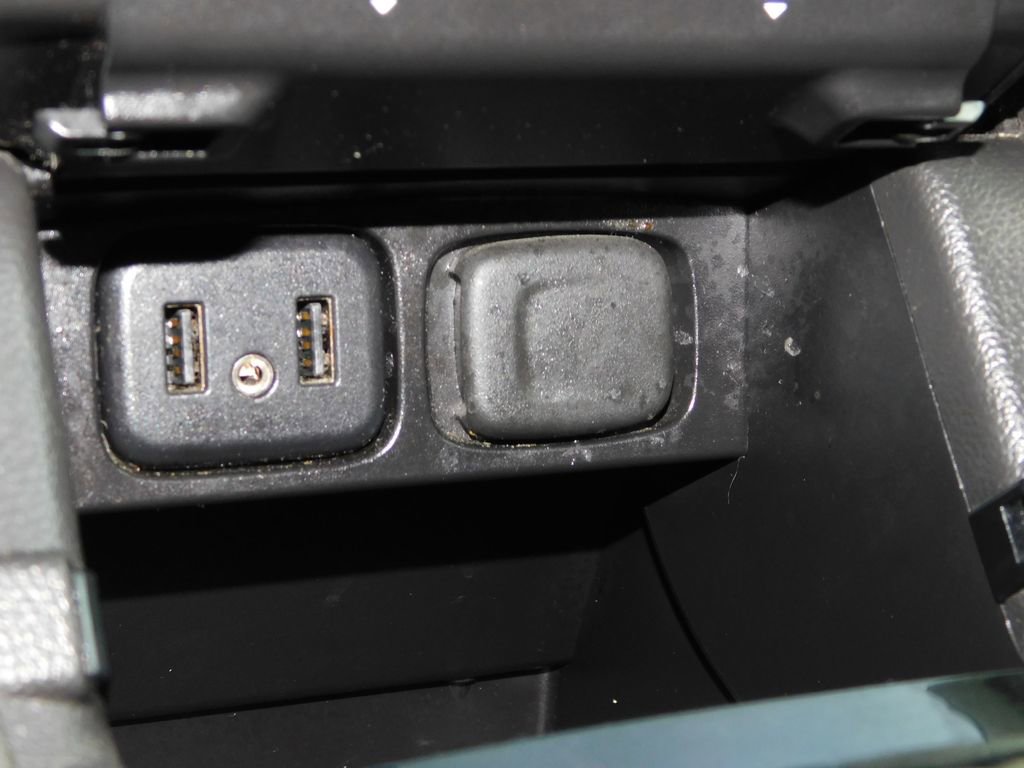 Used 2018 Buick Encore Preferred image 36