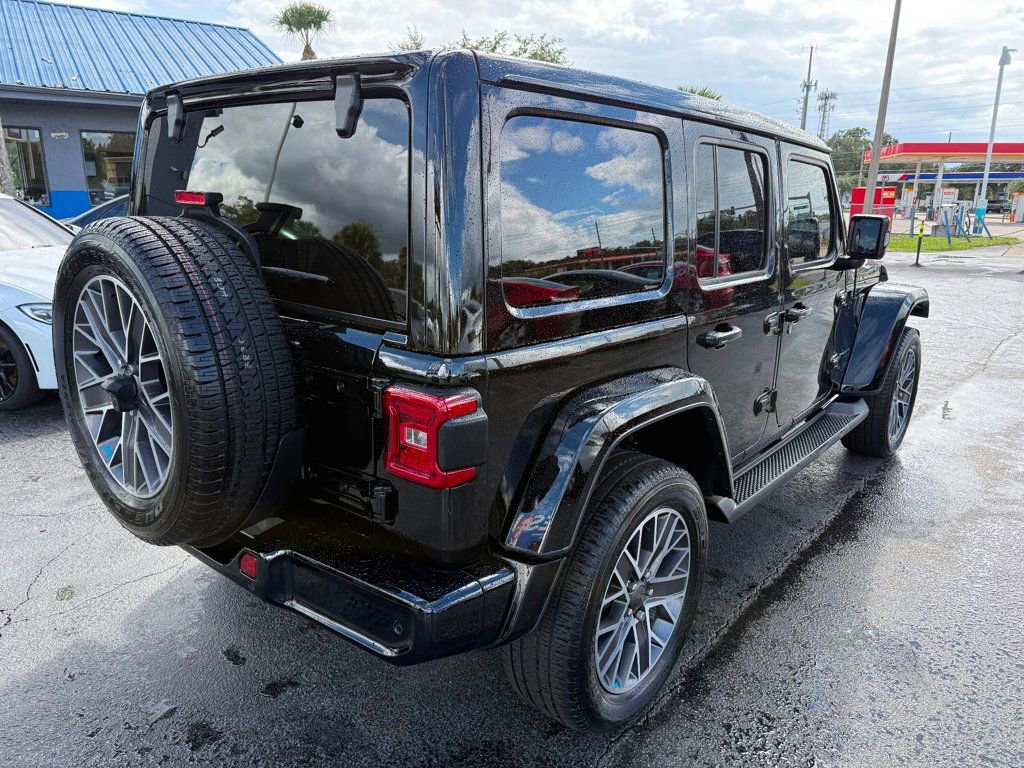 Used 2022 Jeep Wrangler Unlimited Sahara image 4