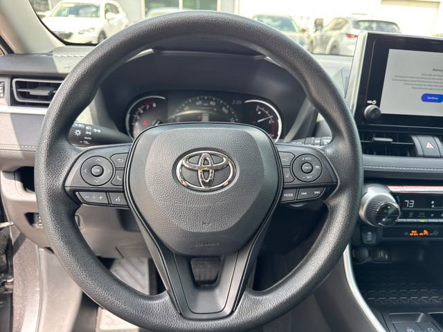 Used 2025 Toyota RAV4 XLE FWD image 18