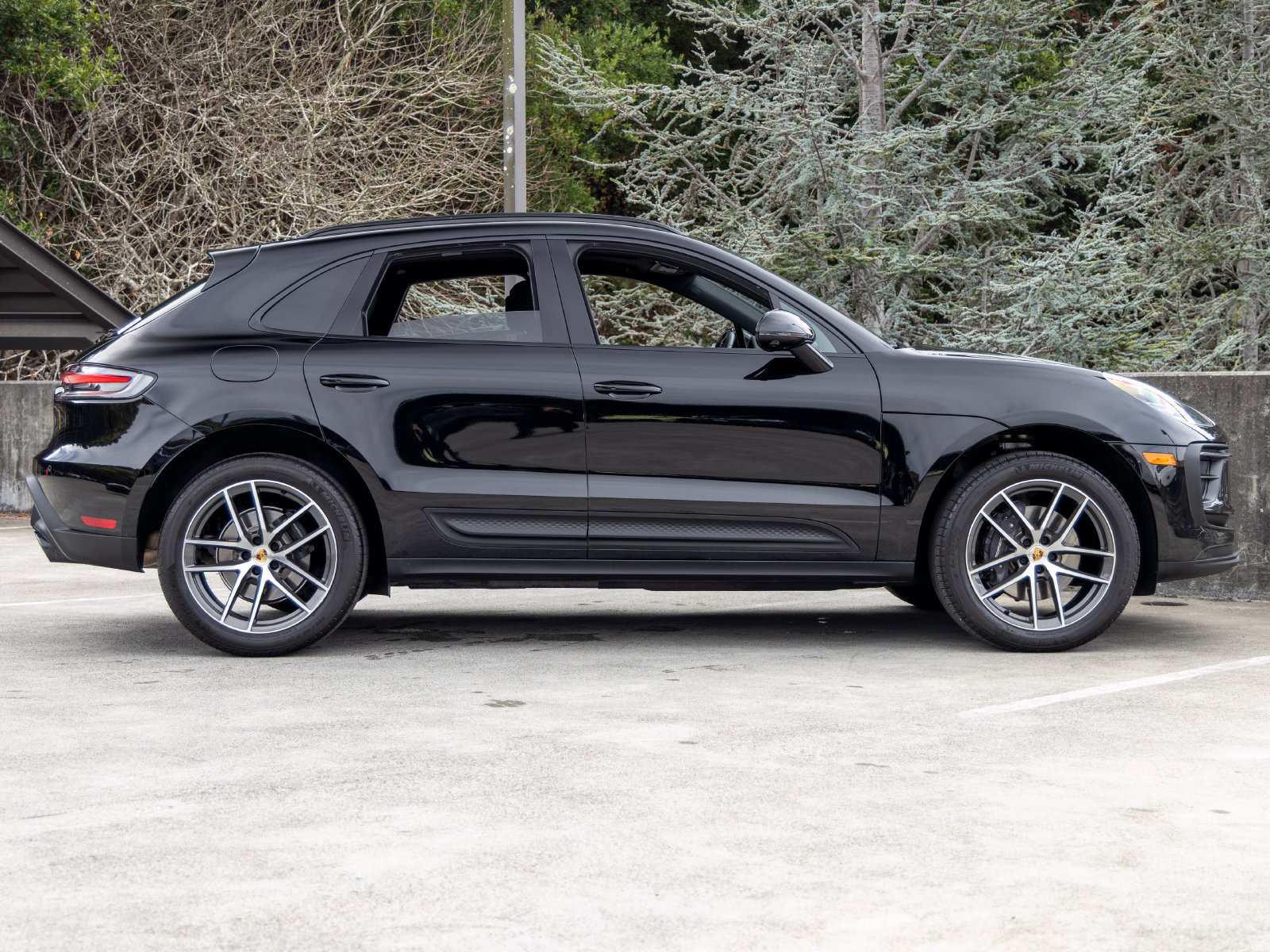 Used 2026 Porsche Macan AWD/4WD image 12