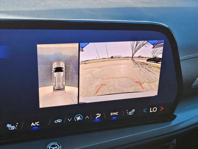 Used 2024 Chevrolet Traverse LT image 14