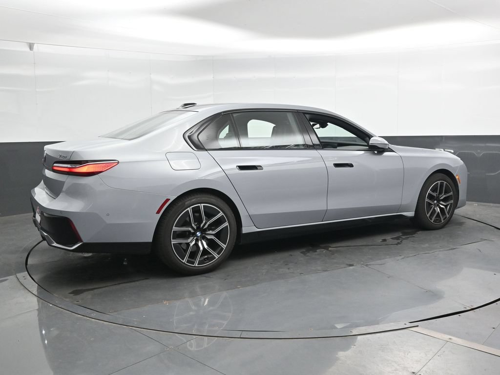 Used 2026 BMW 740i xDrive AWD/4WD image 2