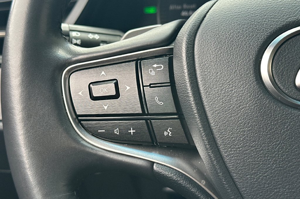 Used 2022 Lexus ES 300h w/ Accessory Package 2 FWD image 26