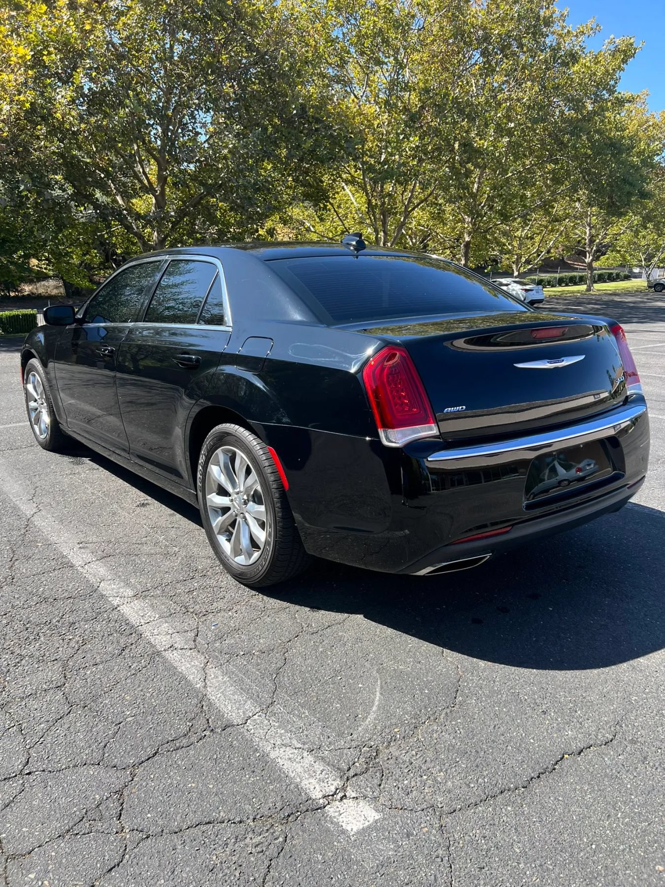 Used 2019 Chrysler 300 Touring AWD/4WD image 7