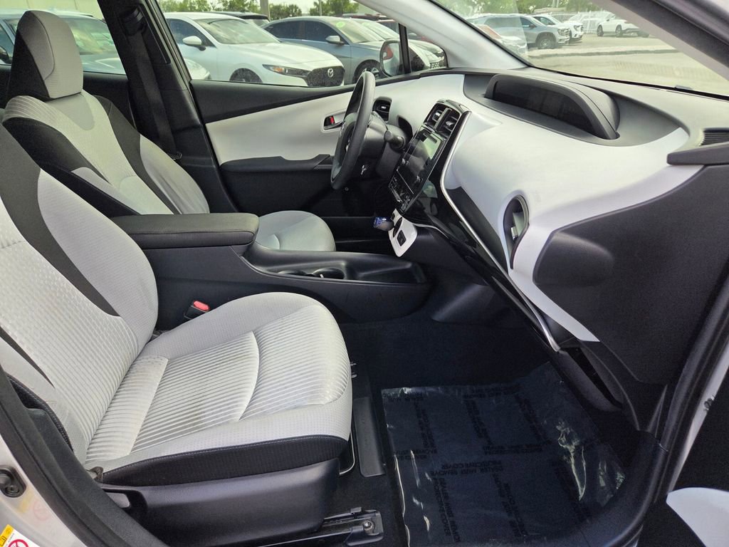 Used 2016 Toyota Prius Four image 17